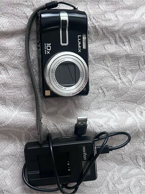 Umi Lumix Black Compact Digital Camera with Silver Lens Trim